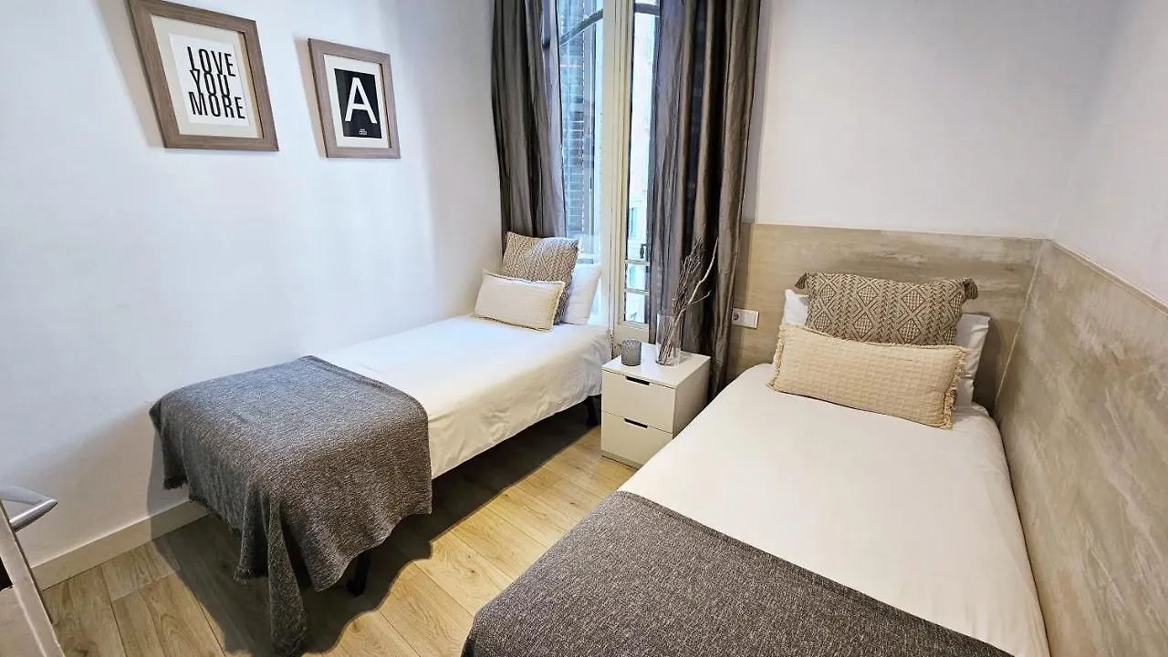 شقة Click&Flat Seneca Suites برشلونة إسبانيا