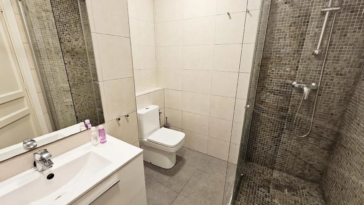 Click&Flat Seneca Suites برشلونة