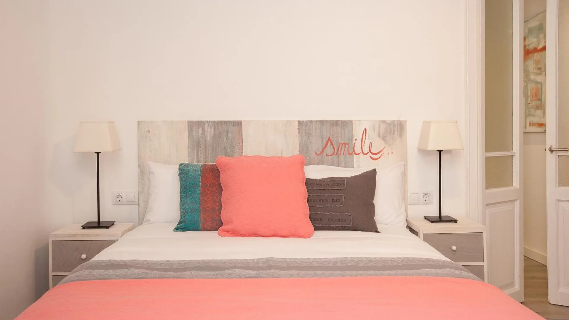 Click&Flat Seneca Suites برشلونة