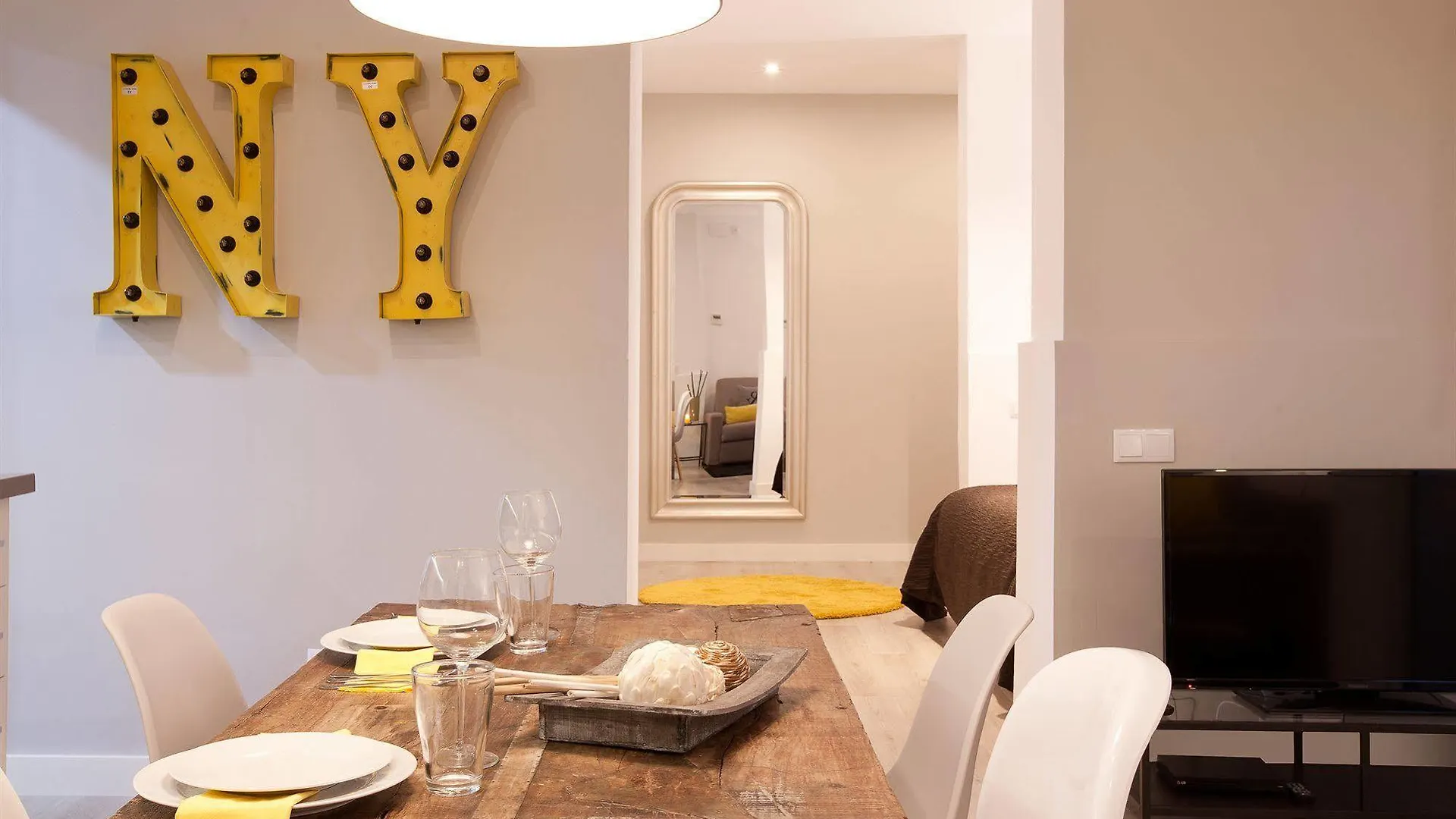 Click&Flat Seneca Suites برشلونة 0*,  إسبانيا