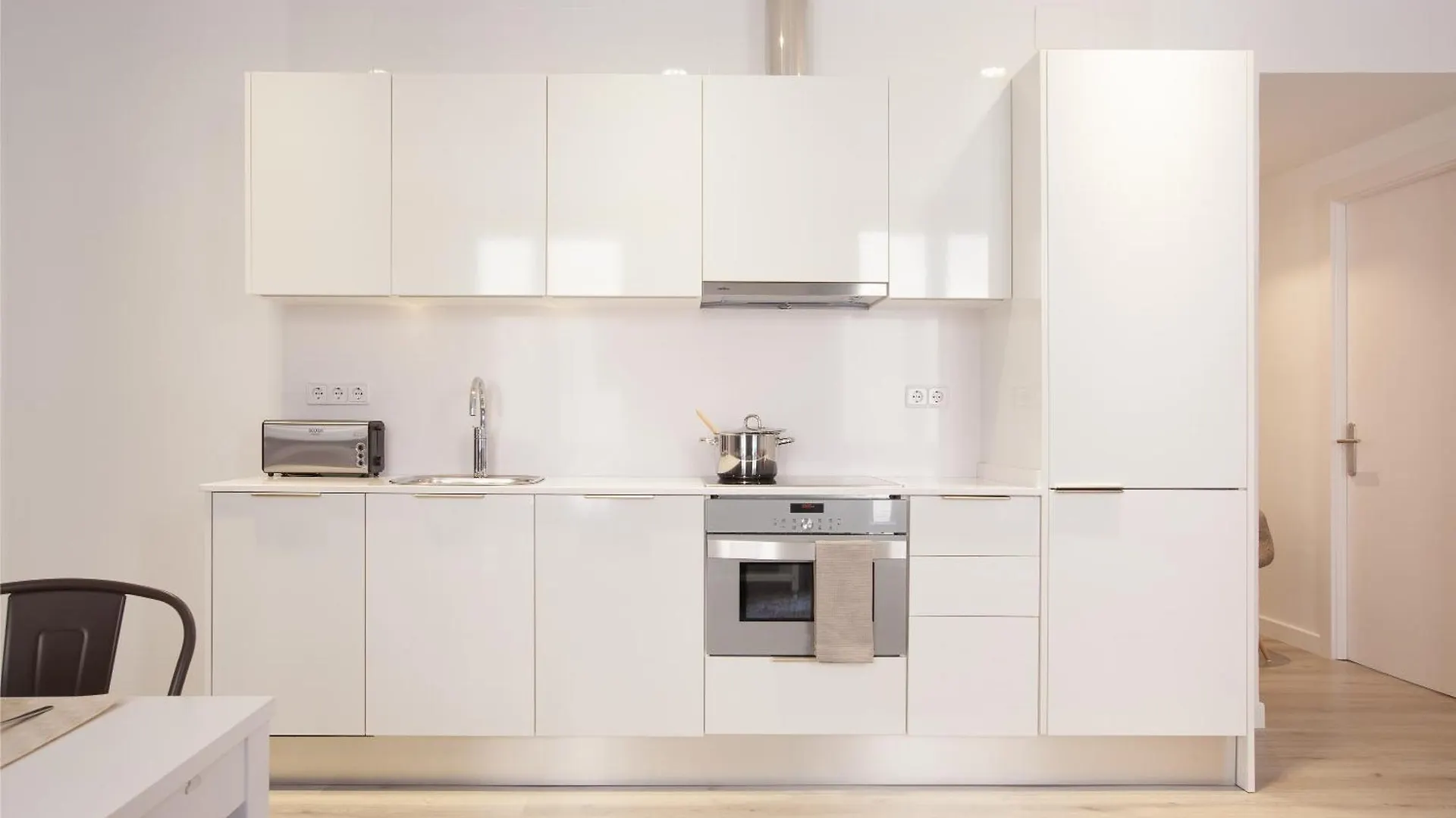 Click&Flat Seneca Suites Barcelona 0*,