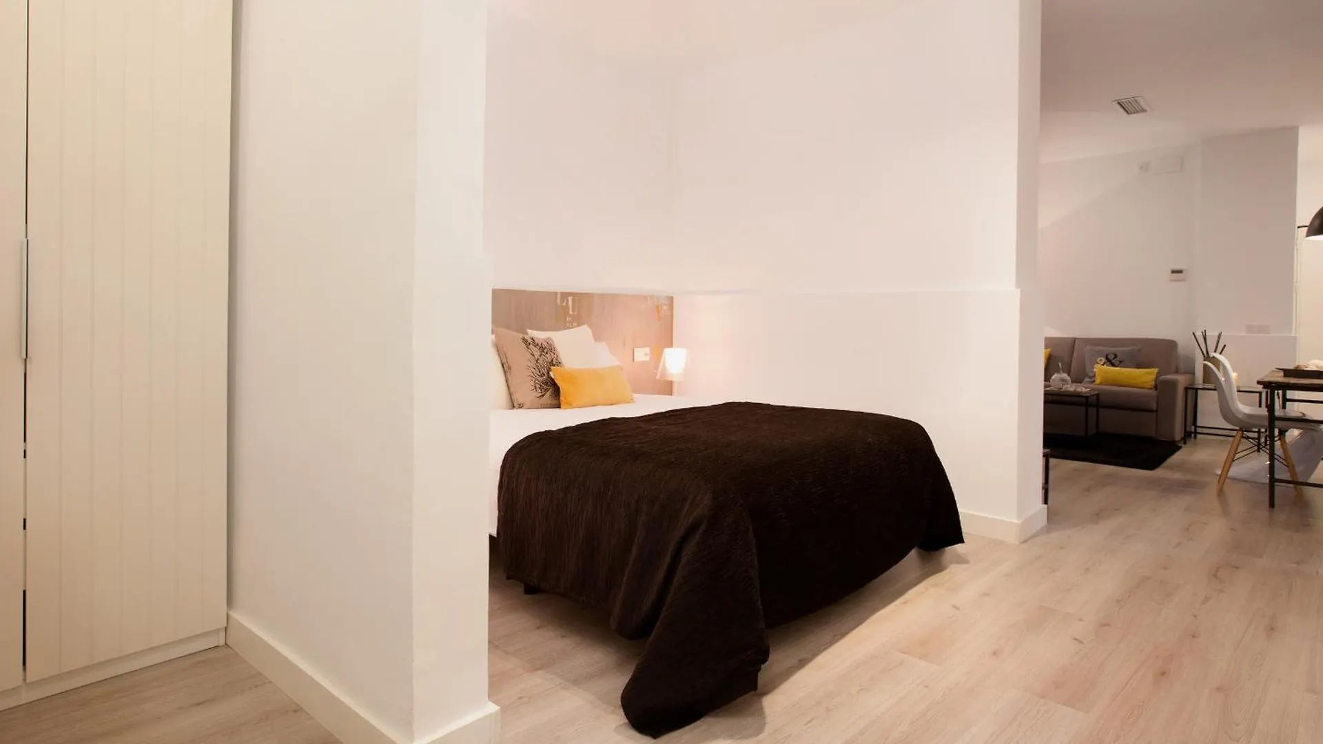 Click&Flat Seneca Suites Barcelona